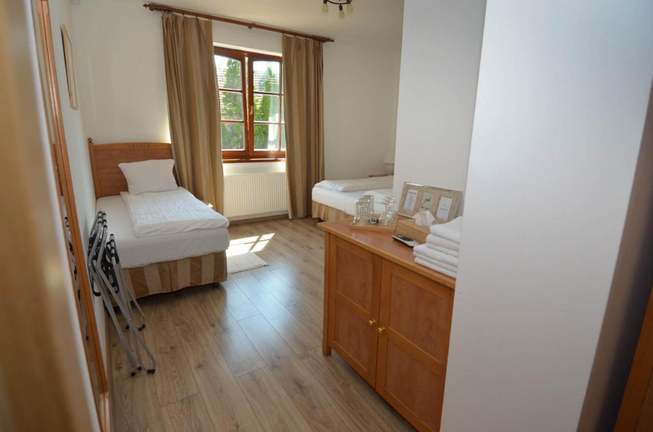 Buzás Pince Vendégház Ecséd Exteriér fotografie