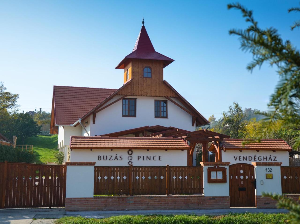 Buzás Pince Vendégház Ecséd Exteriér fotografie